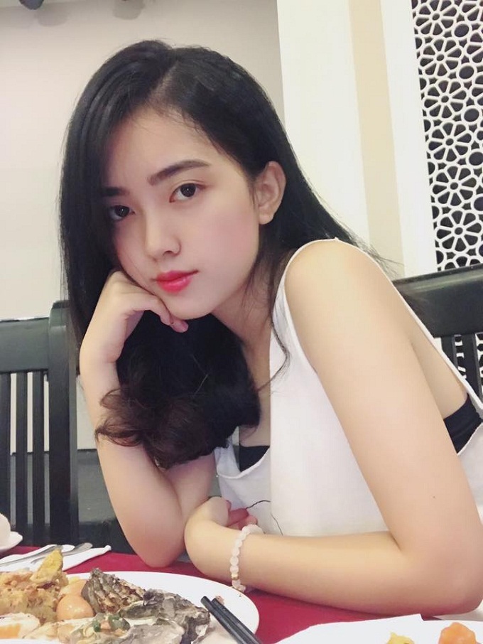 Bạn gái Hà Đức Chinh: Xinh như hot girl, vóc dáng nóng bỏng