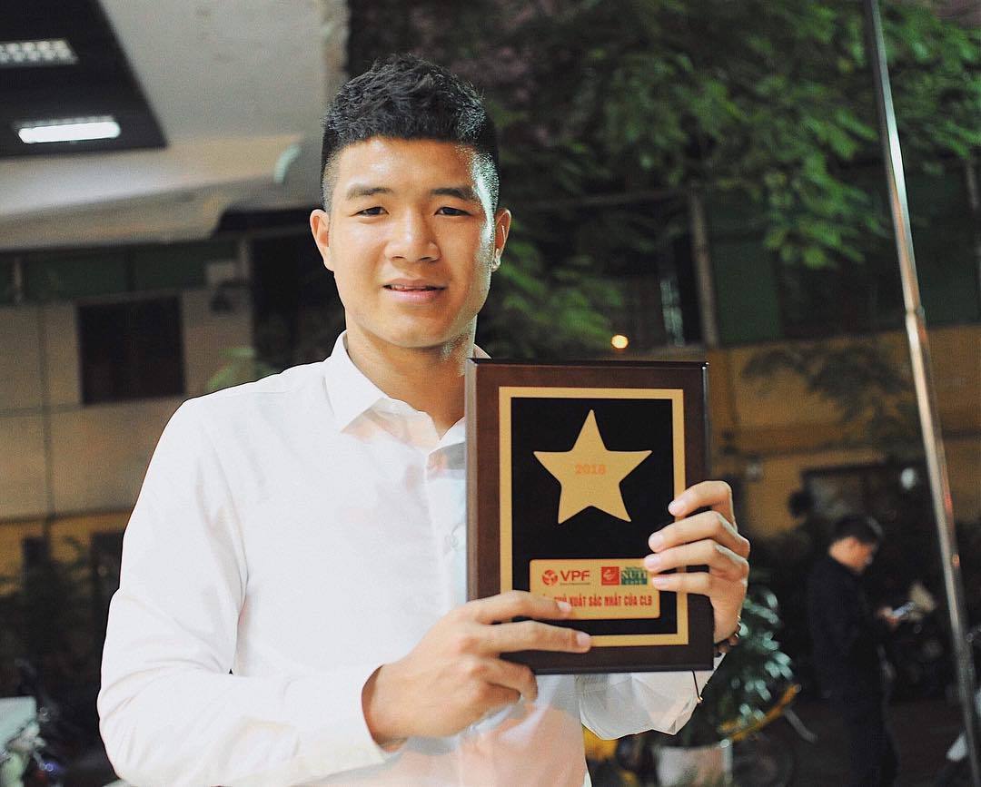 Bạn gái Hà Đức Chinh: Xinh như hot girl, vóc dáng nóng bỏng