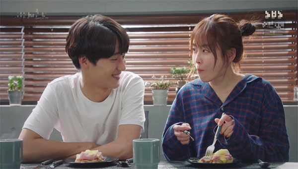 Đám cưới vừa xong, mẹ chồng gọi nàng dâu vào phòng kín và đưa ra yêu cầu khiến cô điếng người