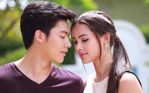 Mẹ bạn trai thẳng tay đuổi cô gái vì tội trèo cao, 5 năm sau bà quỳ gối xin tha thứ nhưng đã muộn