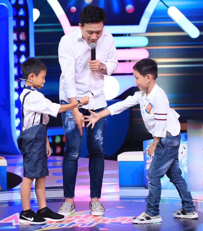 Cả trường quay tiếc cho cậu bé 7 tuổi mất 50 triệu ở Nhanh như chớp nhí