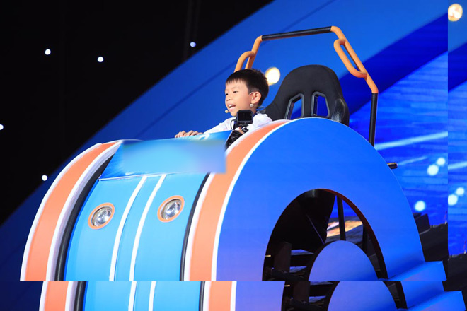 Cả trường quay tiếc cho cậu bé 7 tuổi mất 50 triệu ở Nhanh như chớp nhí