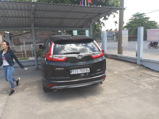 Nữ tài xế lái ô tô gây tai nạn, xưng là con cháu Chủ tịch xã rồi thách thức