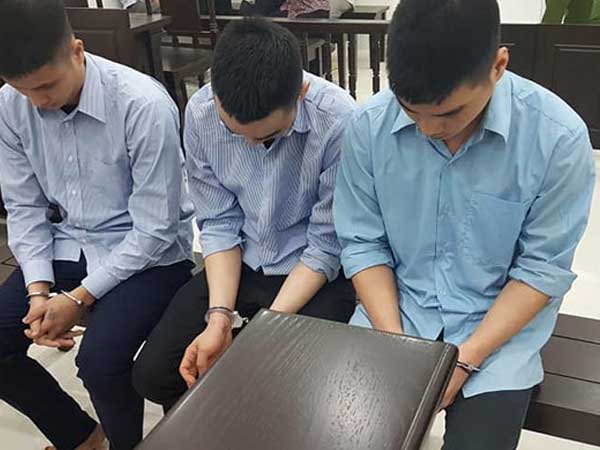 Hà Nội: 3 tài xế taxi quây đánh người lái xe ba gác đến chết