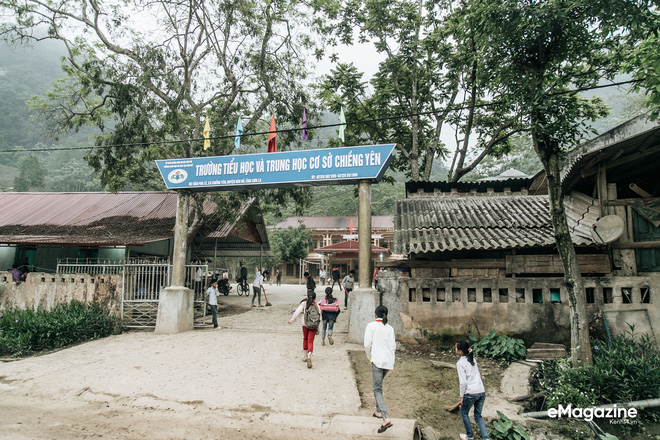 Lên bản Bống Hà gặp cậu bé đạp xe 100km thăm em: Vì vạn sự đều có bắt đầu và kết thúc, chỉ có anh em mình luôn luôn bên nhau