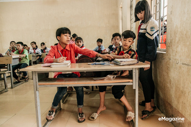 Lên bản Bống Hà gặp cậu bé đạp xe 100km thăm em: Vì vạn sự đều có bắt đầu và kết thúc, chỉ có anh em mình luôn luôn bên nhau