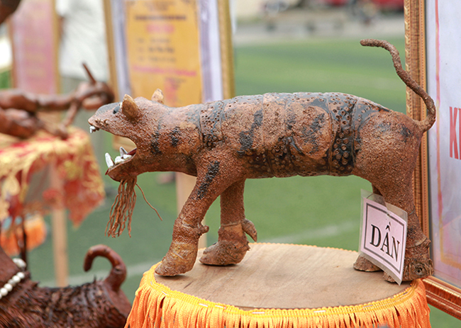 Chiêm ngưỡng 12 con giáp làm từ rễ tre độc nhất vô nhị ở Việt Nam