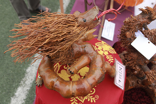 Chiêm ngưỡng 12 con giáp làm từ rễ tre độc nhất vô nhị ở Việt Nam