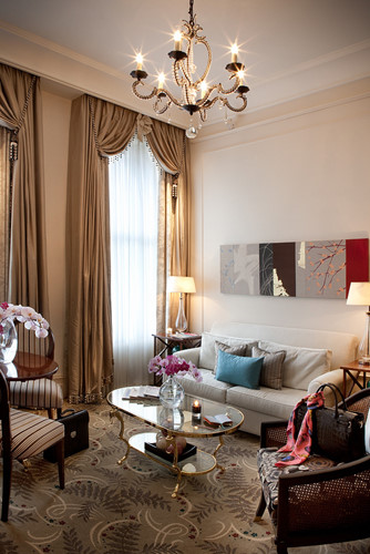 Chuyện rùng rợn về khách sạn ma ám nổi tiếng nhất nước Anh