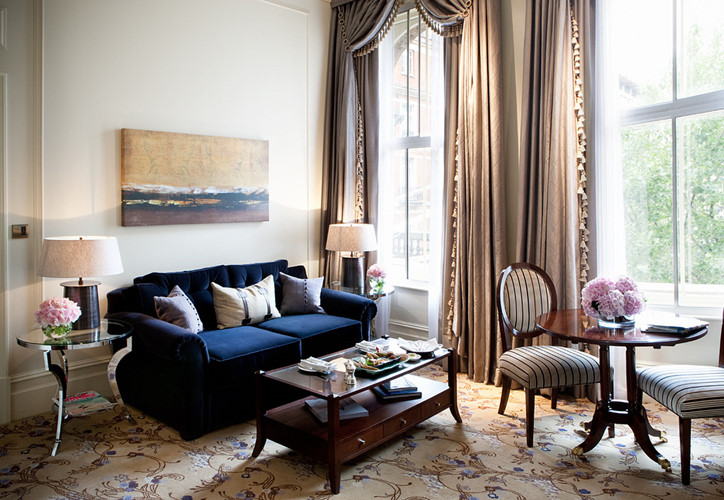 Chuyện rùng rợn về khách sạn ma ám nổi tiếng nhất nước Anh