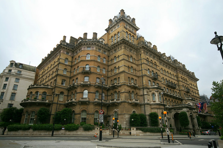 Chuyện rùng rợn về khách sạn ma ám nổi tiếng nhất nước Anh