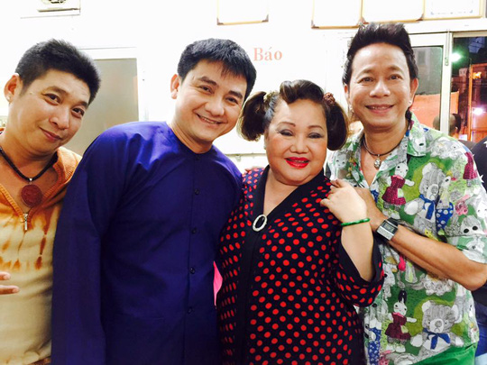 Nghệ sĩ hài Anh Vũ: Hơn chục năm chống chọi bệnh ung thư giành sự sống nhờ con hạc giấy