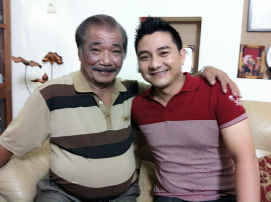 Nghệ sĩ hài Anh Vũ: Hơn chục năm chống chọi bệnh ung thư giành sự sống nhờ con hạc giấy