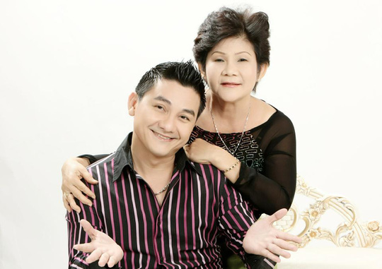 Nghệ sĩ hài Anh Vũ: Hơn chục năm chống chọi bệnh ung thư giành sự sống nhờ con hạc giấy