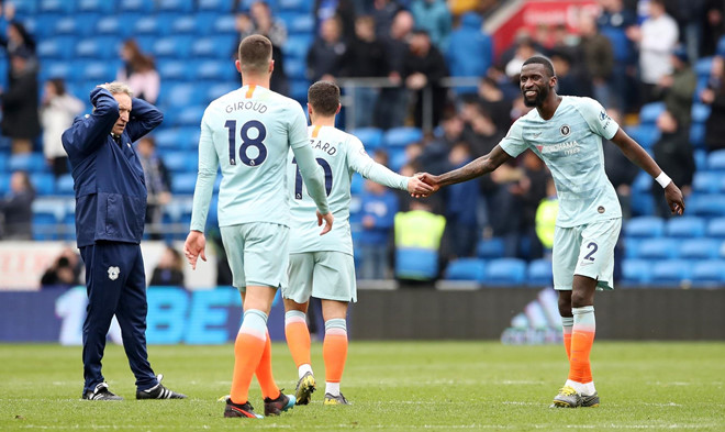 Cay cú trọng tài, HLV Cardiff tuyên bố dùng đội U23 đá với Man City