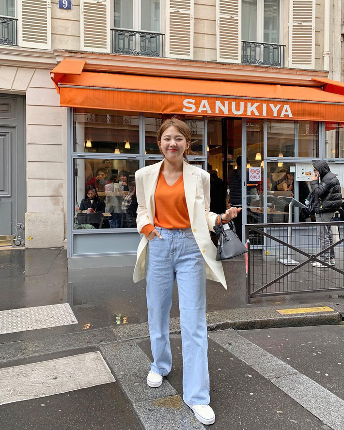 Nàng công sở cứ tưởng mặc đồ theo style sang xịn khó lắm, nhưng hóa ra lại cực dễ nếu học theo 15 set đồ dưới đây