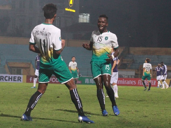 Văn Quyết đá hỏng penalty, Hà Nội FC thua sốc Yangon United ngay tại Hàng Đẫy