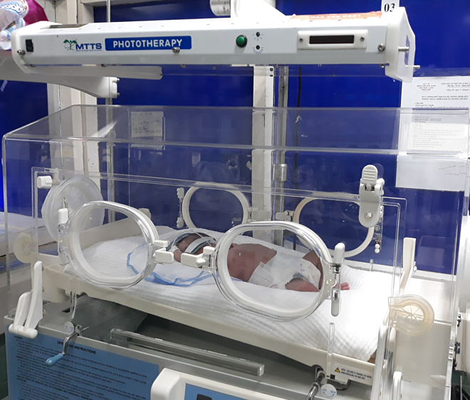 Nữ sinh ở Quảng Bình tự đẻ rồi bỏ con vào nhà vệ sinh