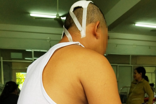 Người đàn ông dừng chém vợ cũ khi nghĩ về tình nghĩa và các con