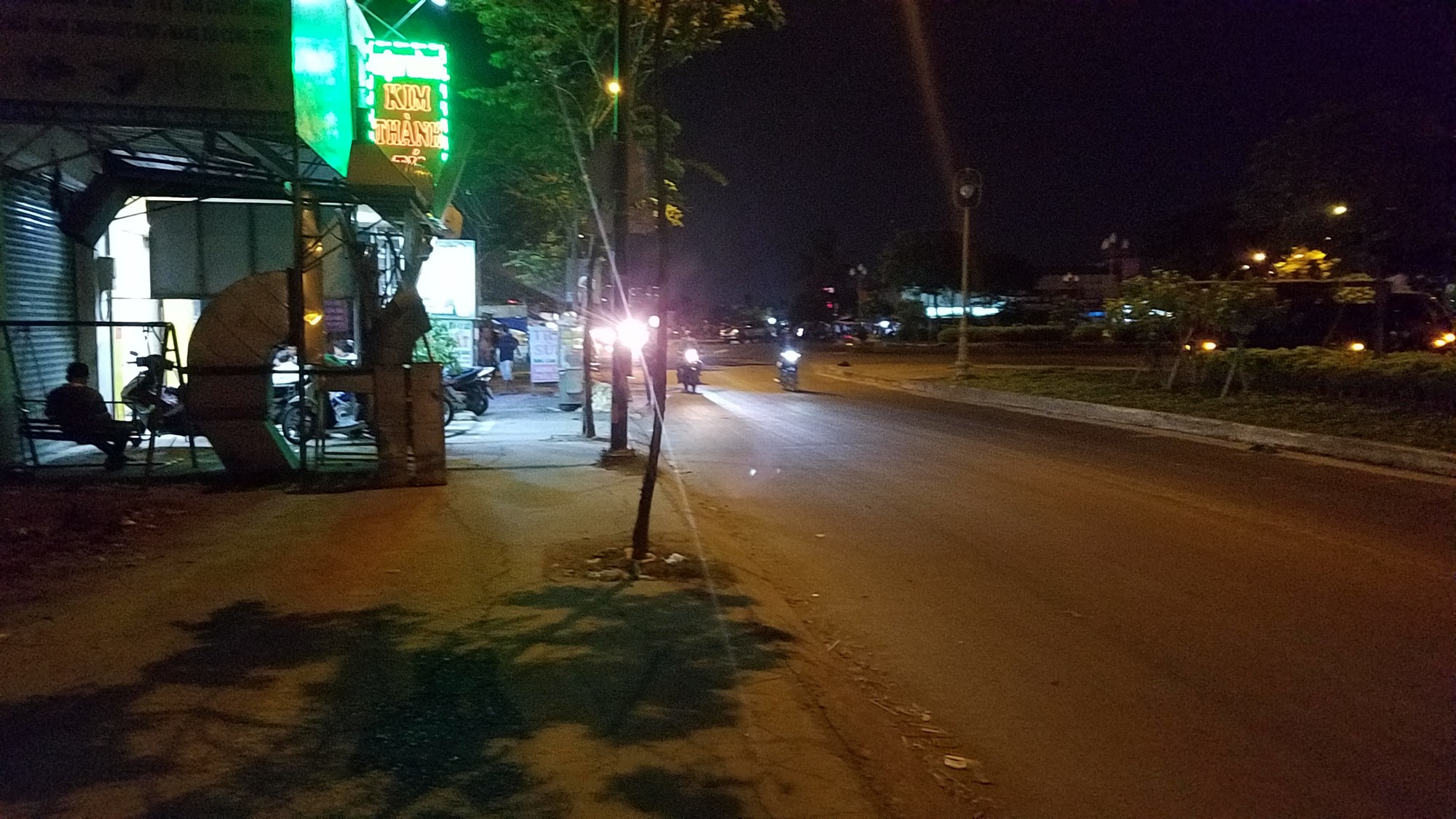 Cướp tiệm vàng ở Sài Gòn bị truy đuổi, nam thanh niên nhảy kênh mất tích