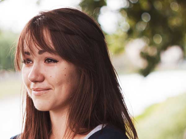 Đang nấu ăn thì con trai lao vào hỏi về cô gái khỏa thân trong điện thoại, mới chỉ lướt qua mà tôi như người chết đuối vì bộ sưu tập của chồng