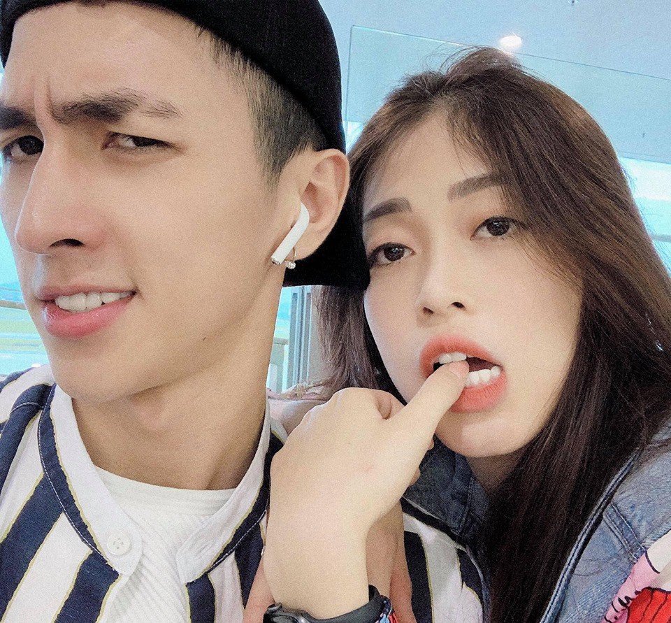 Hậu công khai hẹn hò, Bình An và Phương Nga thoải mái đeo nhẫn đôi, khoe ảnh cùng nhau đi du lịch nước ngoài