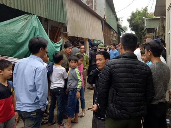 Bị chém 17 nhát vì chê hát như… đám ma !