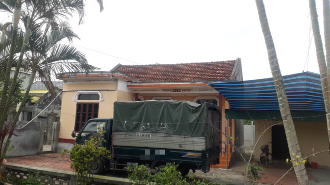 Vụ cô gái bị đâm nhiều nhát tử vong ở Ninh Bình: Con gọi về cầu cứu tôi khi bạn trai cũ chốt cửa xe, không cho nó xuống