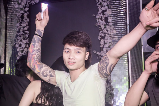 Mẹ Khá Bảnh nói về việc con trai bị bắt: Chắc vì con nổi tiếng nên nhiều người ghen ghét hãm hại