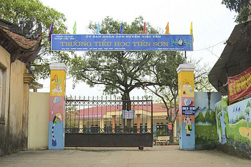 Thầy giáo sờ mông và đùi học sinh bị chuyển làm hành chính