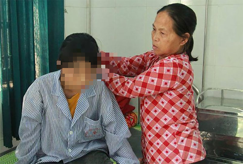 Công an Hưng Yên thông tin việc xử lý vụ nữ sinh bị lột đồ, đánh hội đồng