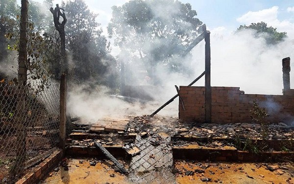 Cãi nhau với mẹ, nam thanh niên châm lửa đốt nhà