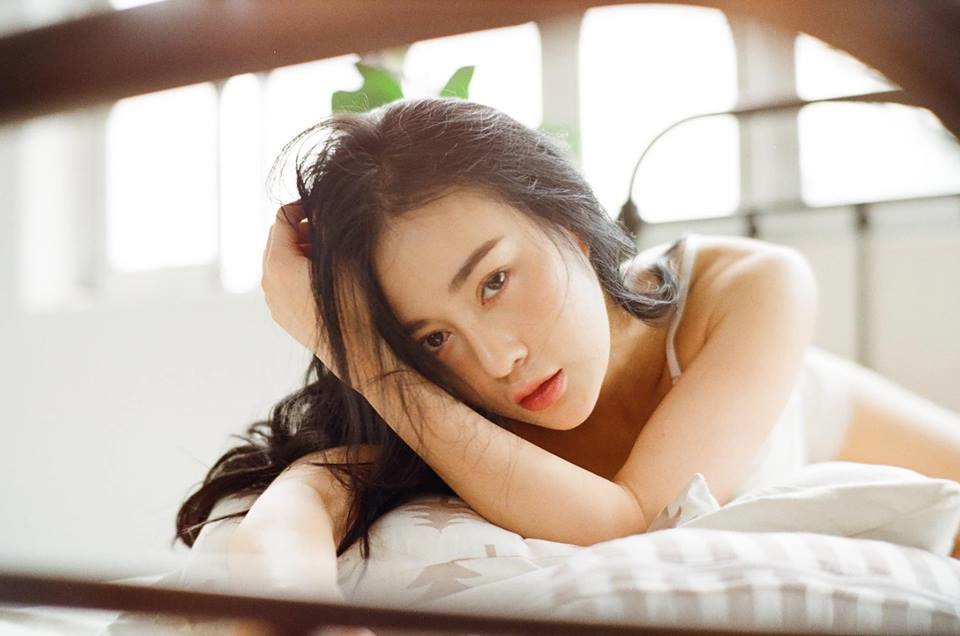 Phương Oanh Quỳnh búp bê khoe vẻ nóng bỏng ở tuổi 30