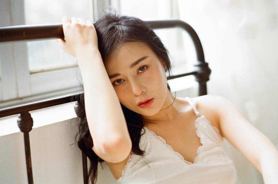 Phương Oanh Quỳnh búp bê khoe vẻ nóng bỏng ở tuổi 30