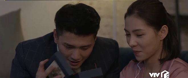 Chạy trốn thanh xuân kết thúc viên mãn nhưng fan vẫn soi ra tình tiết vô lý này