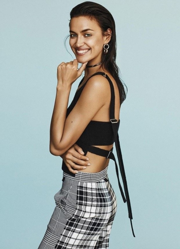 Ngắm vẻ đẹp hình thể quyến rũ của chân dài Irina Shayk ở tuổi 33