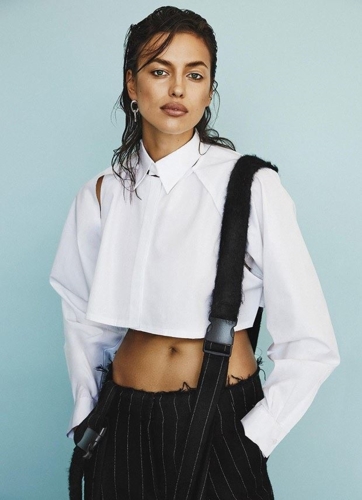 Ngắm vẻ đẹp hình thể quyến rũ của chân dài Irina Shayk ở tuổi 33