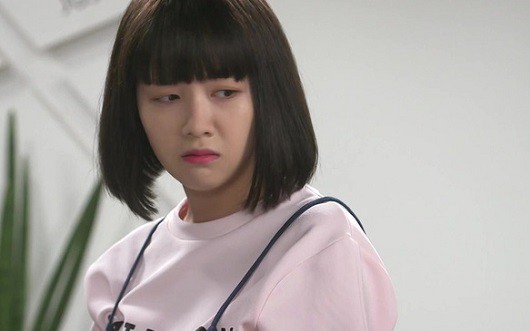 Vợ trẻ con ngày đầu làm dâu đã khiến cả nhà một phen xanh mặt