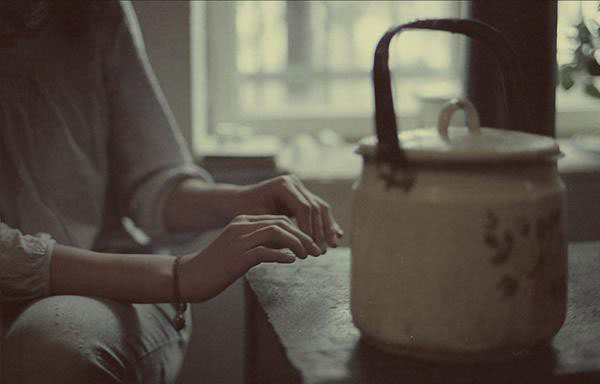 Dùng tính mạng để níu giữ tình yêu, em sẽ được gì ngoài một vài bó hoa trên nấm mồ?