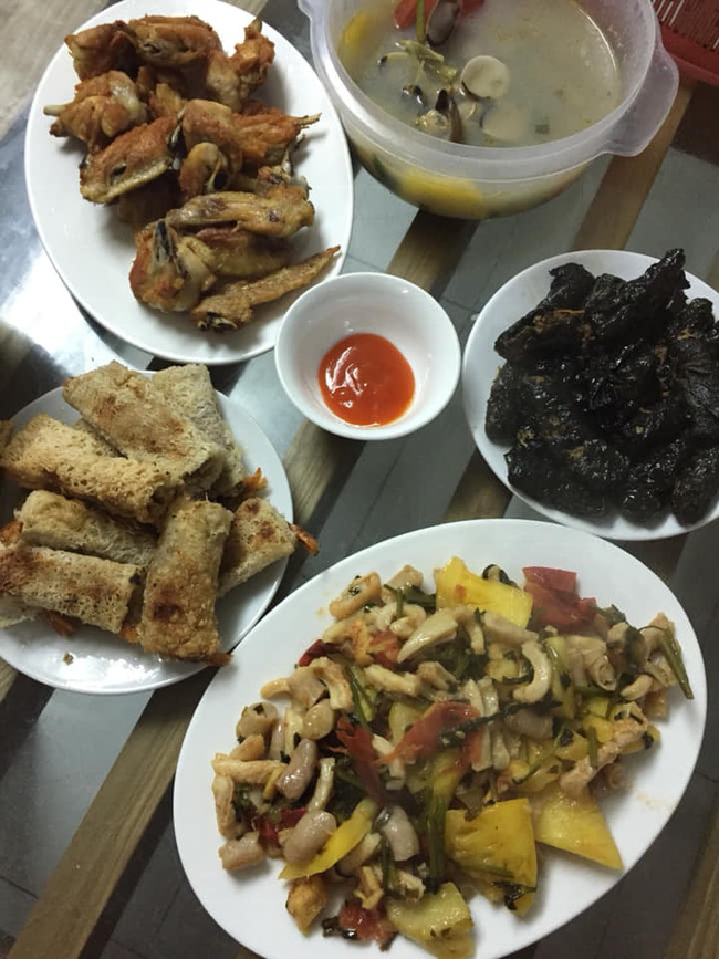 Khen em dâu đảm đang nức nở, cô nàng bị cả cộng đồng mạng phản pháo vì mâm cơm 100k