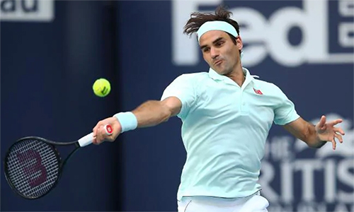 Federer vượt Djokovic, chiếm đỉnh bảng điểm Race to London