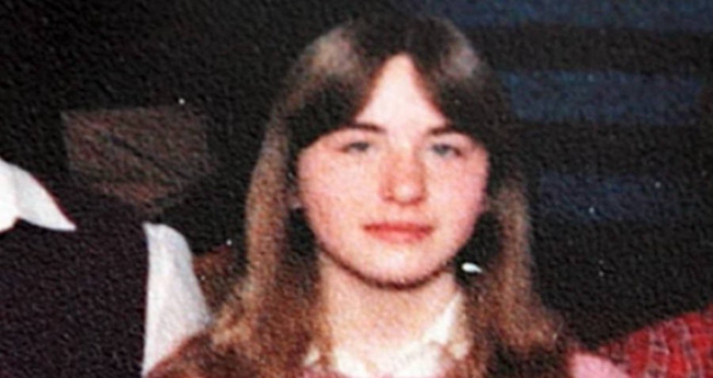 Câu chuyện ám ảnh về cuộc đời cô gái bị cha ruột giam cầm dưới tầng hầm trong chính nhà mình suốt 24 năm, hãm hiếp 3000 lần không ai hay biết