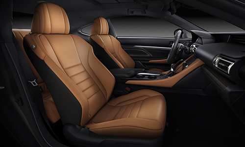 Lexus bán xe thể thao RC300 giá 3,3 tỷ tại Việt Nam