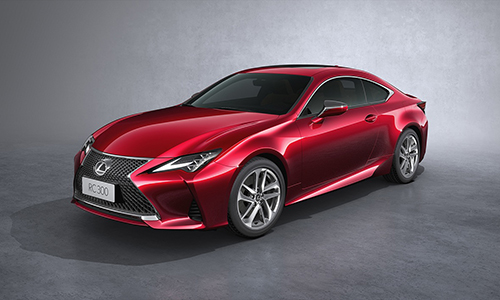 Lexus bán xe thể thao RC300 giá 3,3 tỷ tại Việt Nam