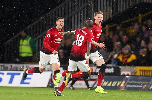 Thua ngược đội mới lên hạng, MU hụt hơi trong cuộc đua Top 4