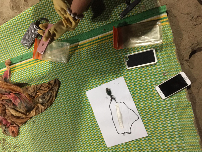 Vụ 2 thi thể nữ buộc chặt vào nhau trên biển: Điện thoại treo ở cổ nạn nhân vẫn hoạt động