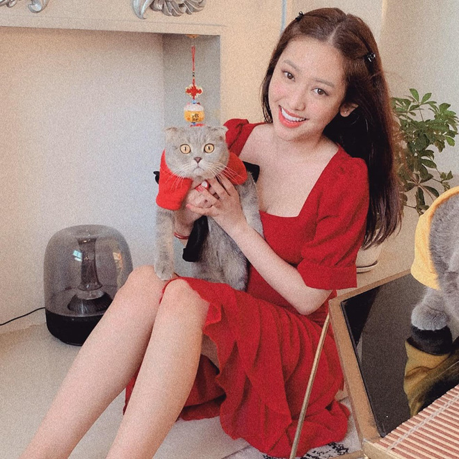 Thúy Vi khoe được khen ngũ quan hài hòa, anti-fan bật lại ngay: Mặt sửa hết rồi mà?