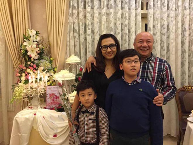 Cuộc sống viên mãn của BTV Vân Anh bên ông xã lớn hơn 21 tuổi Cuộc sống viên mãn của BTV Vân Anh bên ông xã lớn hơn 21 tuổi