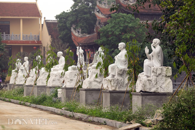 Cận cảnh 16 pho tượng đá ngọc bị đập phá ở ngôi chùa cổ Hà Nội