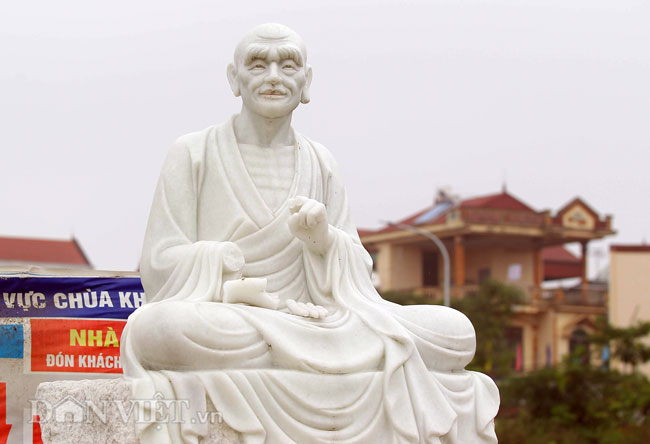 Cận cảnh 16 pho tượng đá ngọc bị đập phá ở ngôi chùa cổ Hà Nội